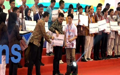 SISWA SMA KATOLIK RICCI RAIH MEDALI PERUNGGU OLIMPIADE SAINS TINGKAT NASIONAL